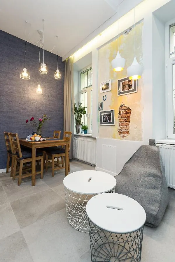 Quiet & Comfortable Old Krakow Apartment Polska