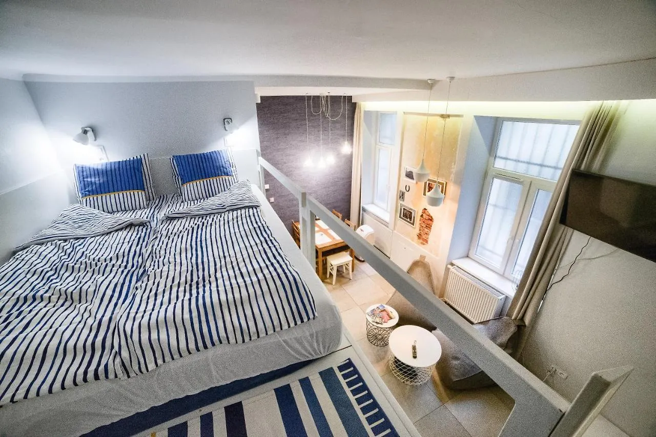Quiet & Comfortable Old Krakow Apartment